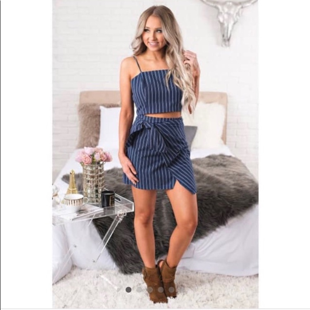 🆕 Navy blue striped two piece set